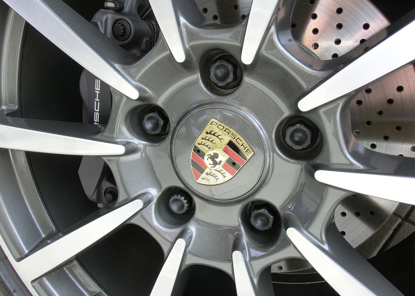 Velgo showroom in Nunspeet — originele velgen en wielsets, foto 4